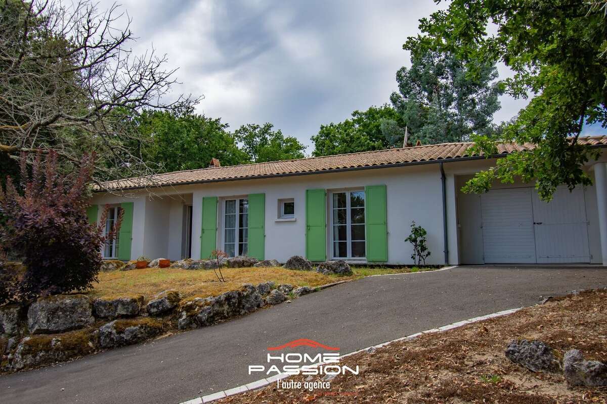 Maison à LES MATHES