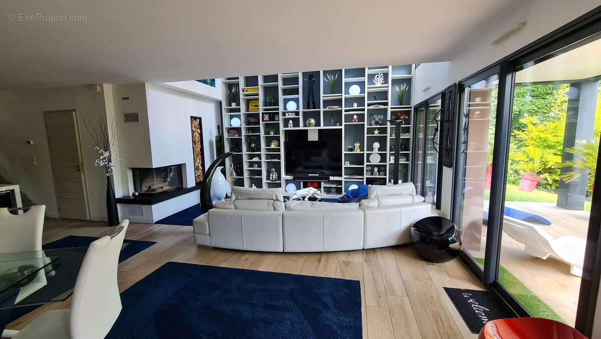 Maison à GOMETZ-LE-CHATEL