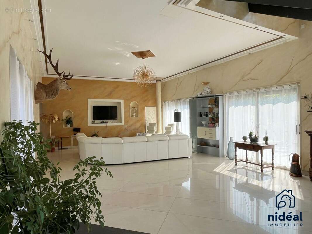 Maison à ENGLEFONTAINE