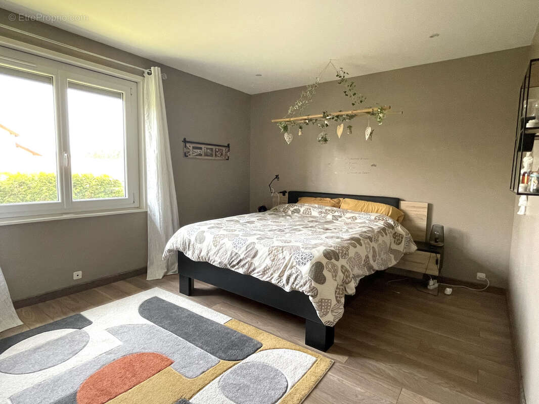 Maison à SAINTE-AGATHE-LA-BOUTERESSE