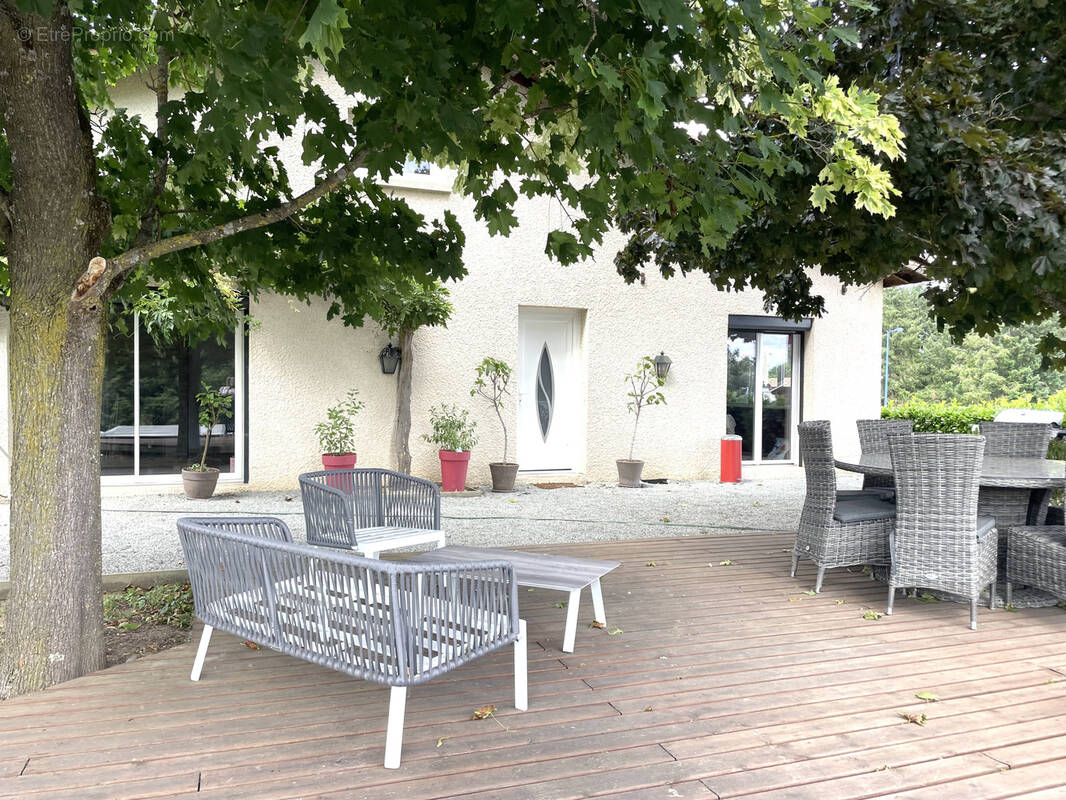 Maison à SAINTE-AGATHE-LA-BOUTERESSE