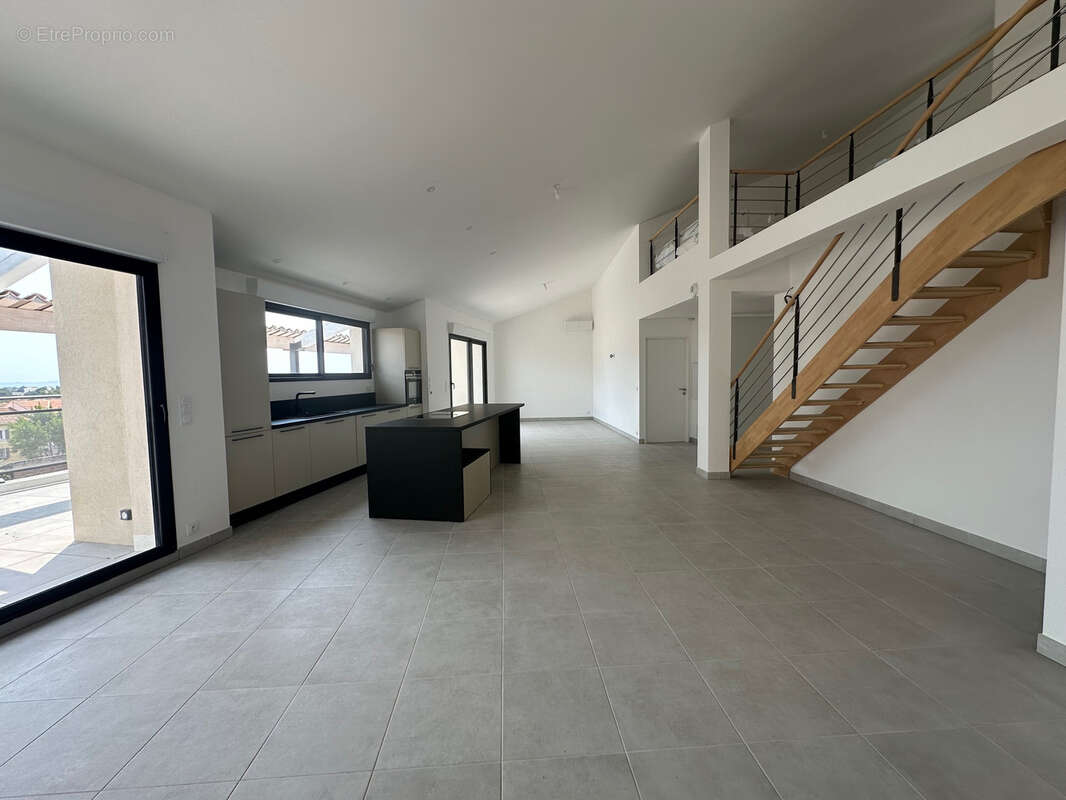 Appartement à LA LONDE-LES-MAURES