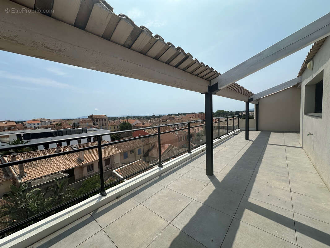 Appartement à LA LONDE-LES-MAURES