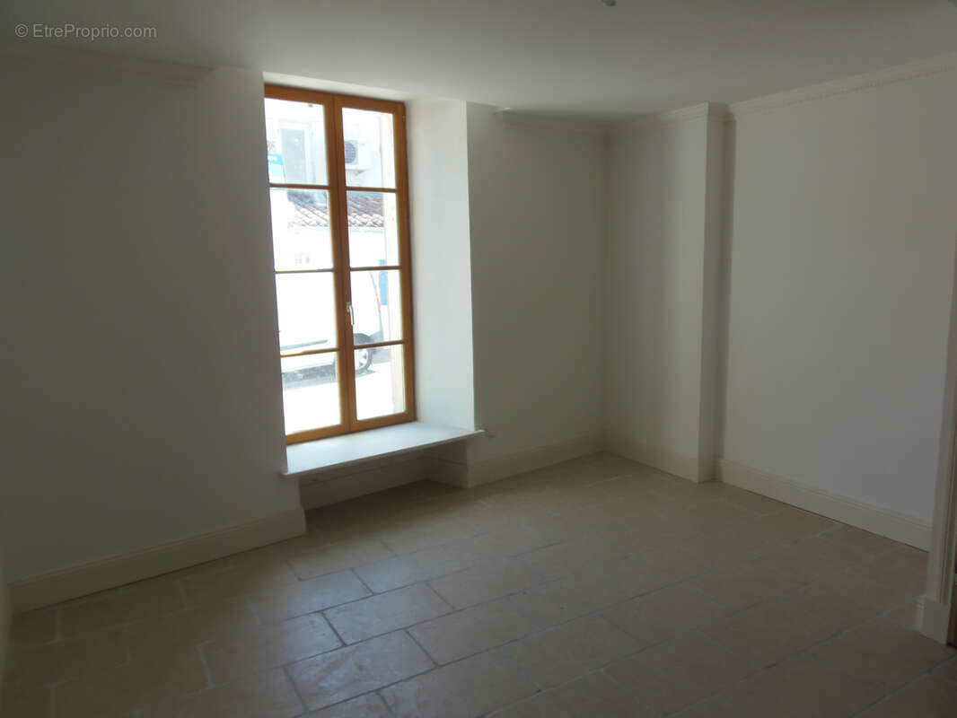 Appartement à MORTAGNE-SUR-GIRONDE