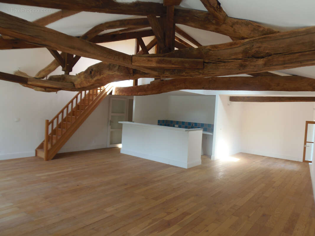 Appartement à MORTAGNE-SUR-GIRONDE