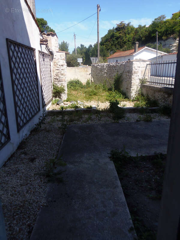 Appartement à MORTAGNE-SUR-GIRONDE