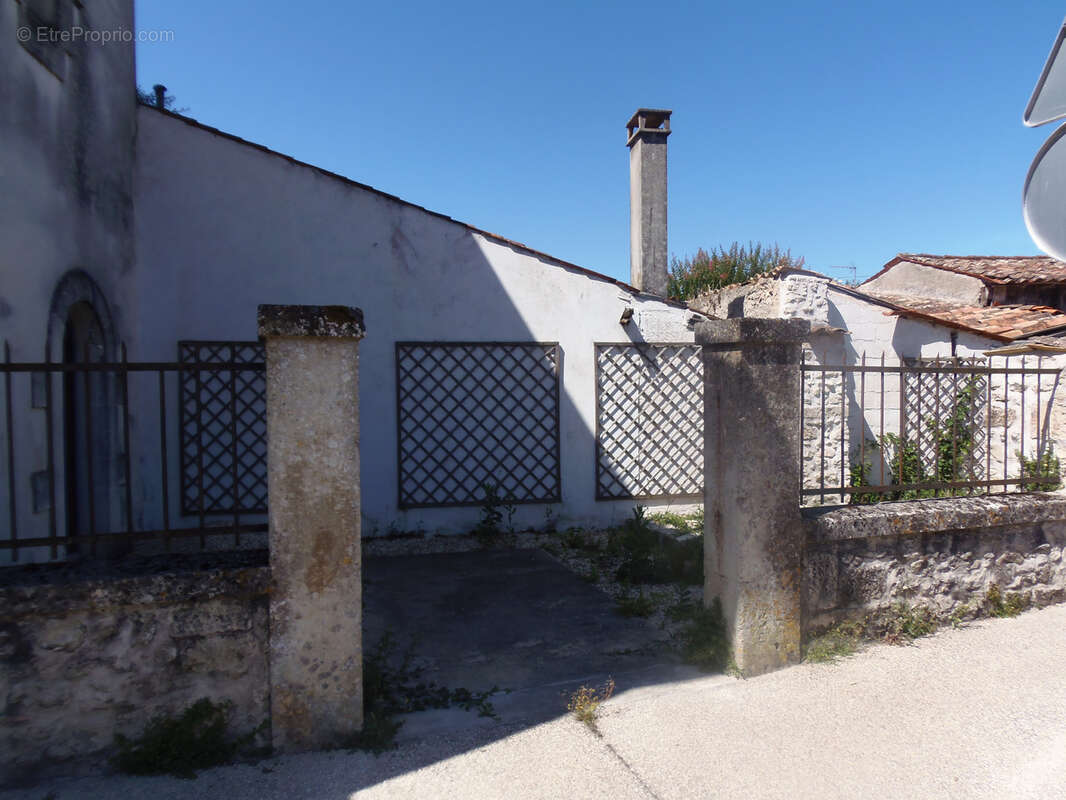 Appartement à MORTAGNE-SUR-GIRONDE