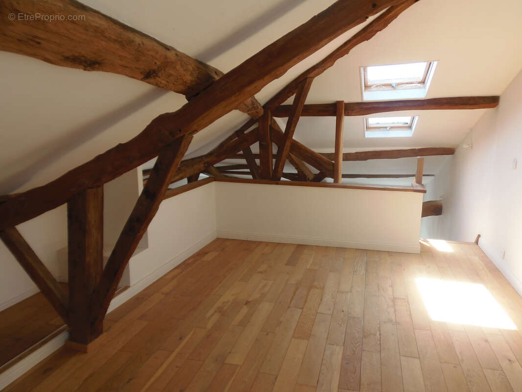 Appartement à MORTAGNE-SUR-GIRONDE