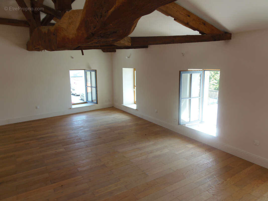 Appartement à MORTAGNE-SUR-GIRONDE