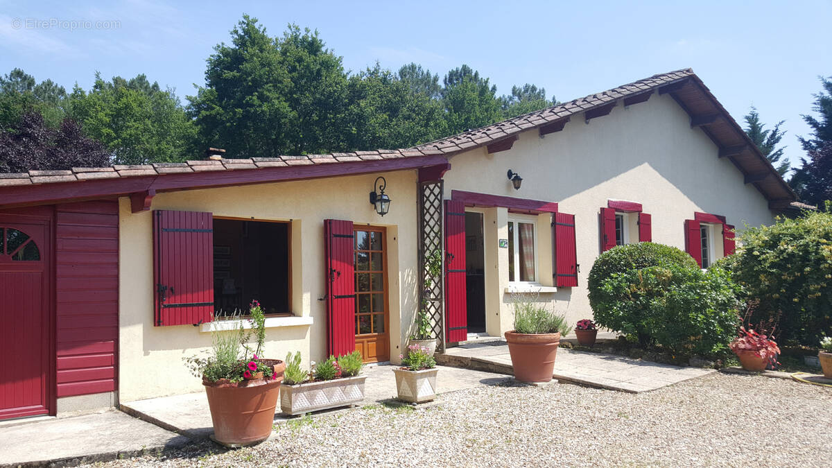 Maison à MONTPEYROUX