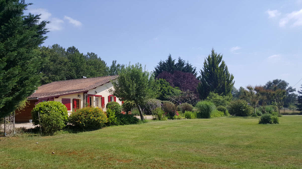 Maison à MONTPEYROUX