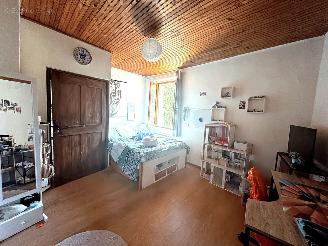 Appartement à FIGANIERES