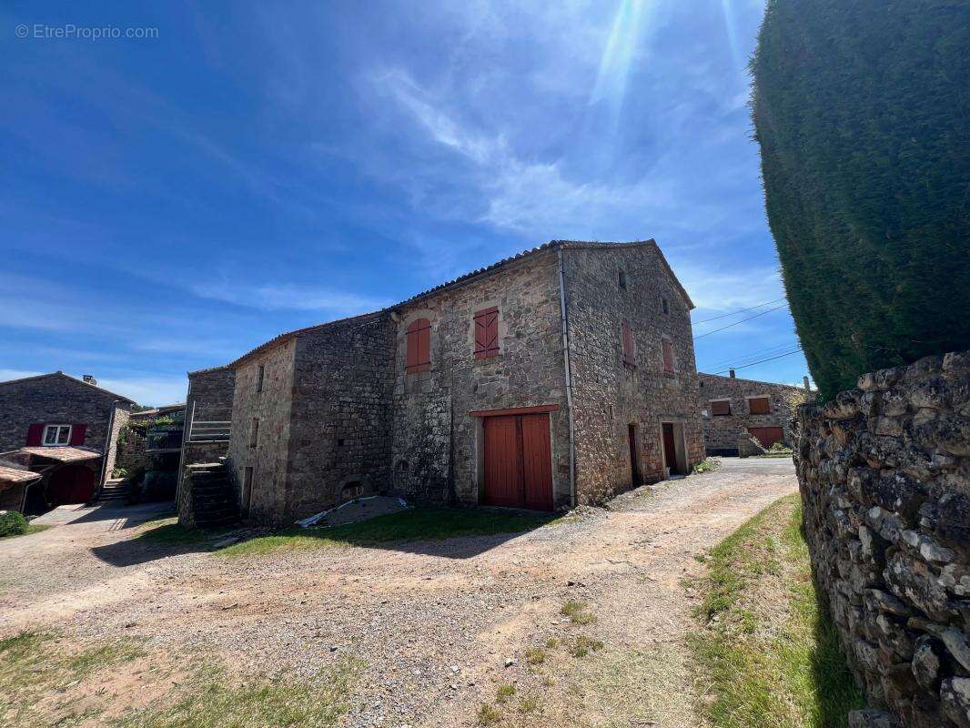 Maison à LABLACHERE