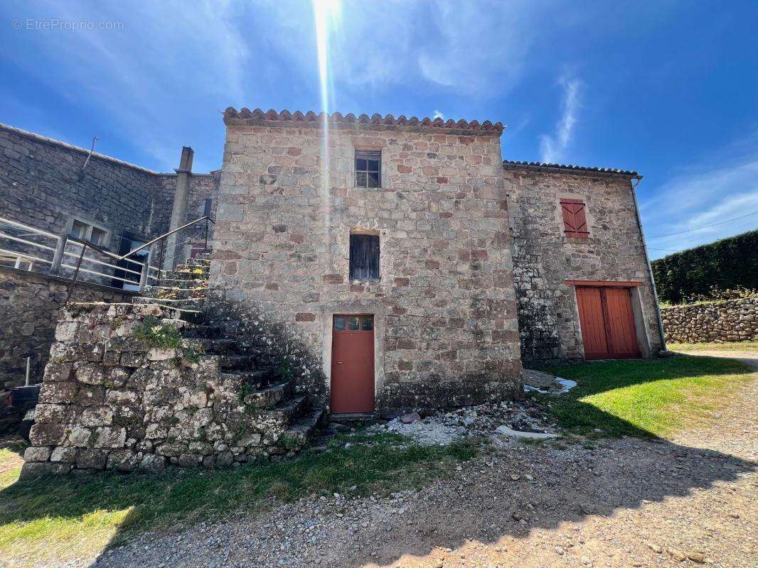 Maison à LABLACHERE