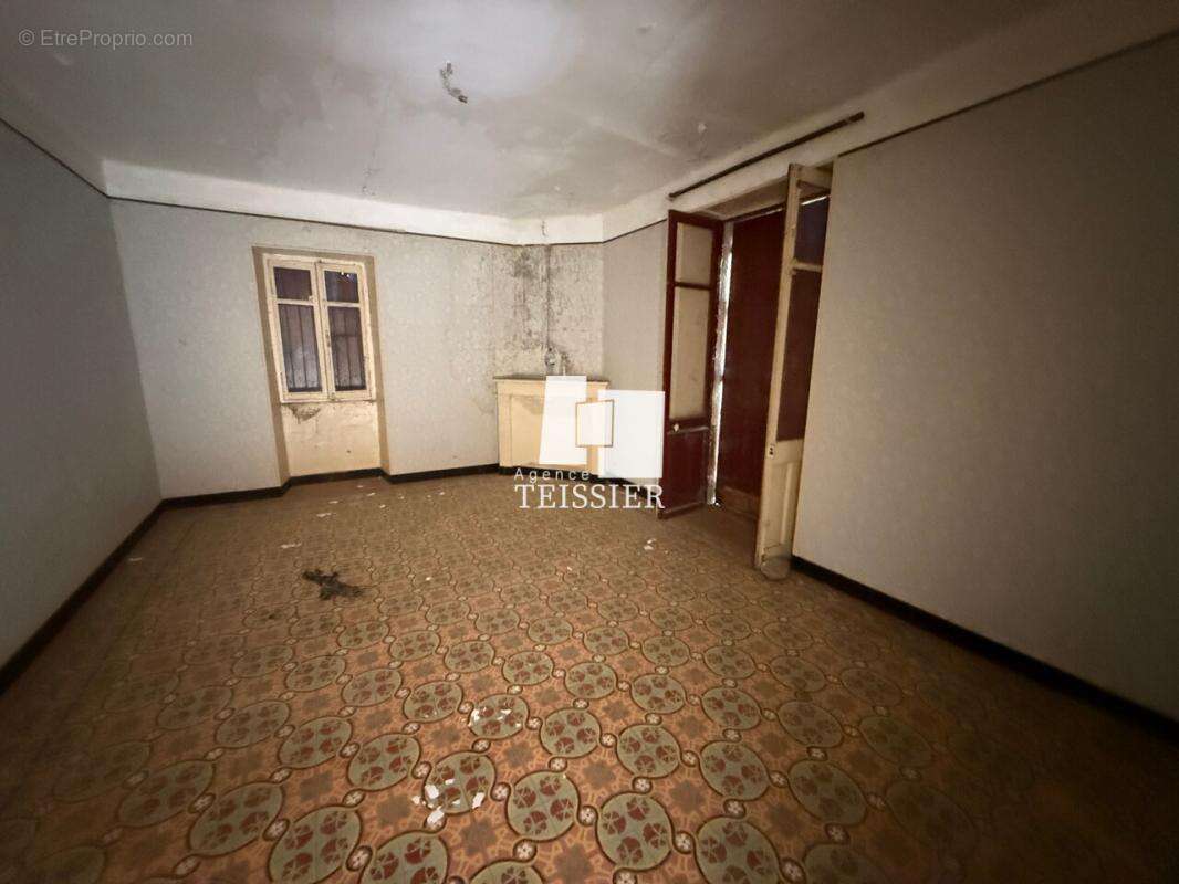 Maison à SAINT-PAUL-LE-JEUNE