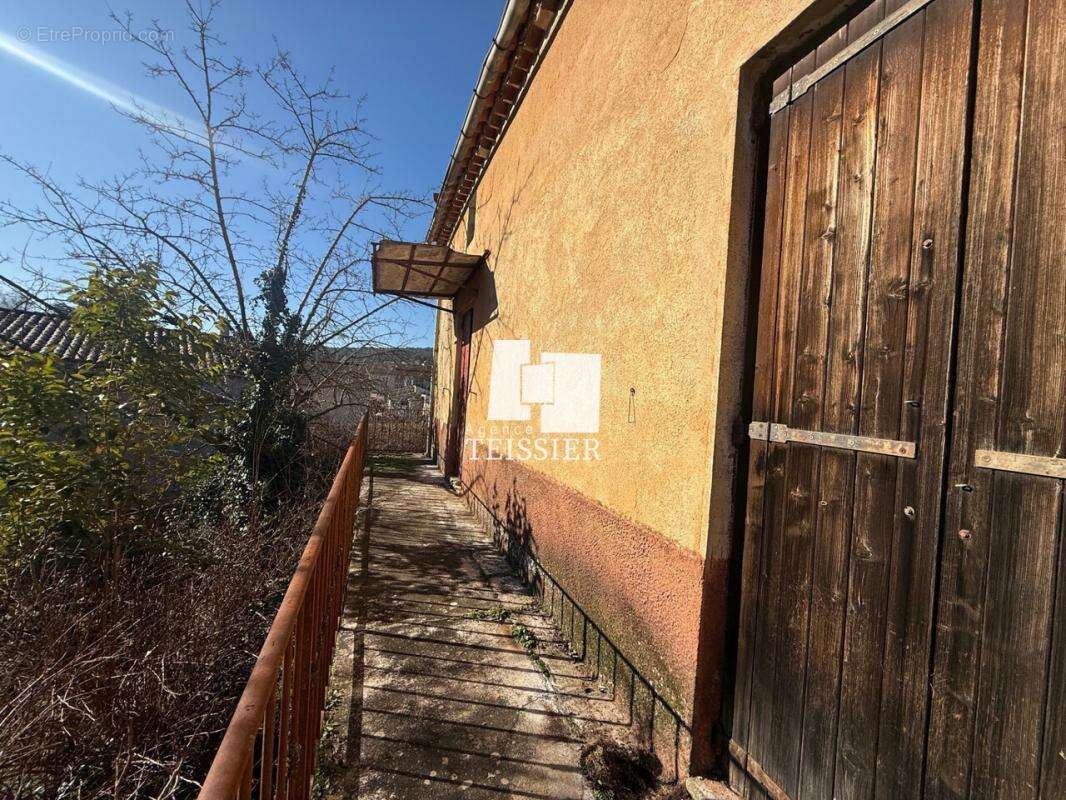 Maison à SAINT-PAUL-LE-JEUNE