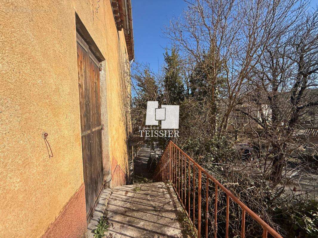 Maison à SAINT-PAUL-LE-JEUNE