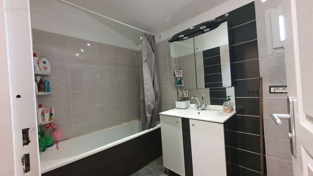 Maison à FLEURY-LES-AUBRAIS