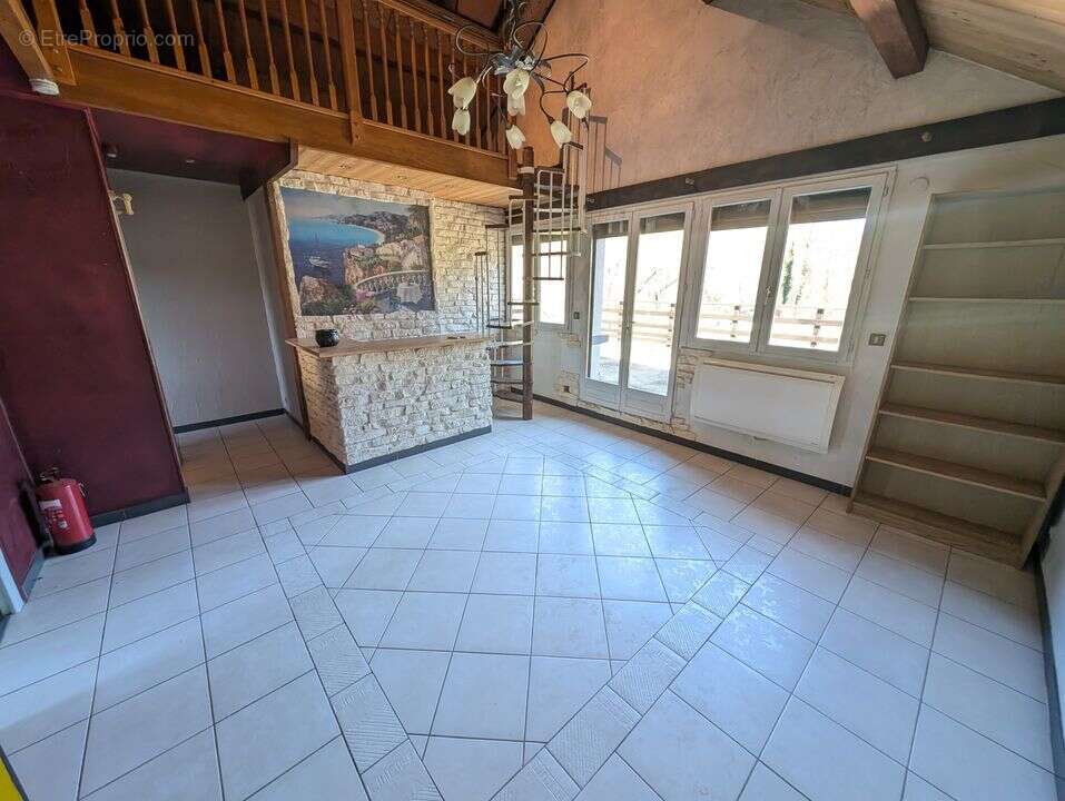 Maison à LA CHAPELLE