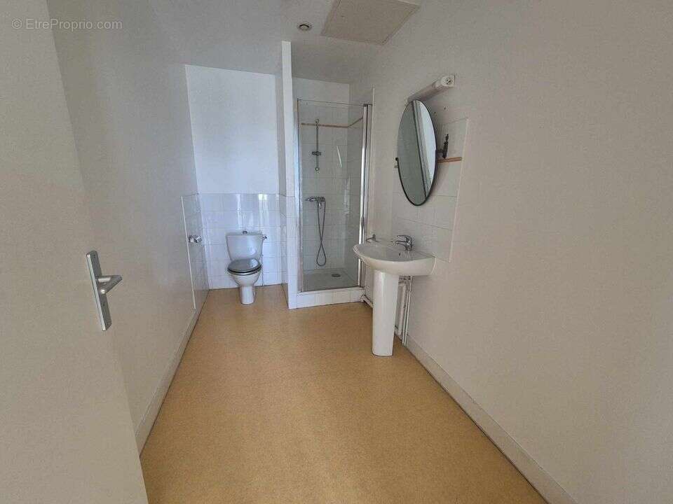 Maison à SAINT-JULIEN-BEYCHEVELLE