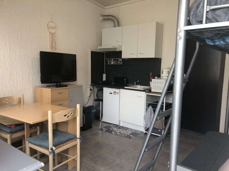 Maison à SAINT-JULIEN-BEYCHEVELLE