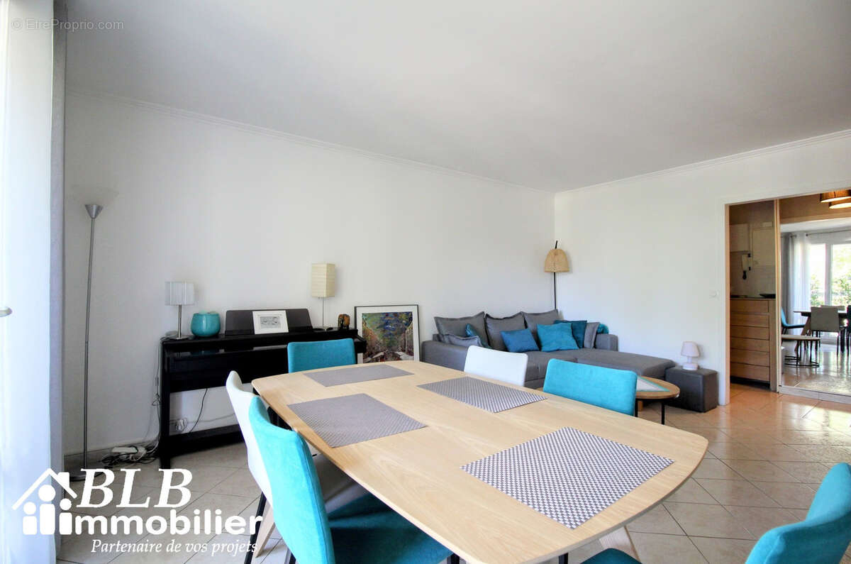 Appartement à LE MESNIL-SAINT-DENIS