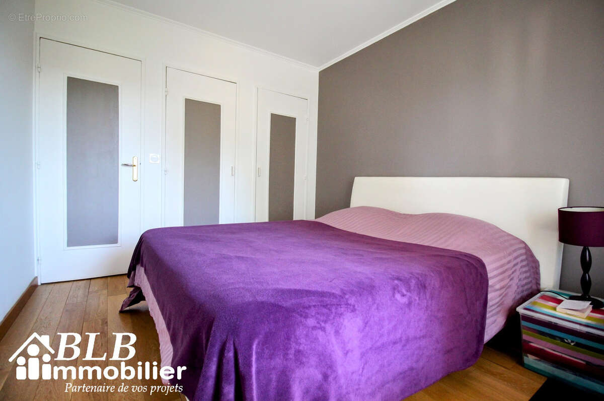 Appartement à LE MESNIL-SAINT-DENIS