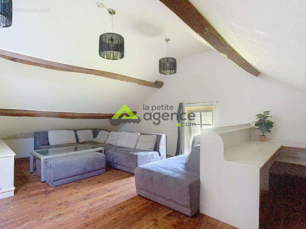 Maison à ROYERE-DE-VASSIVIERE