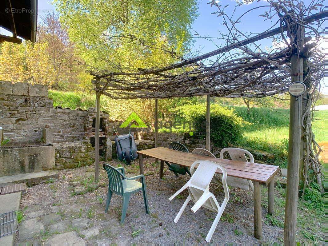 Maison à ROYERE-DE-VASSIVIERE