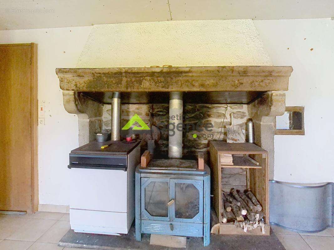 Maison à ROYERE-DE-VASSIVIERE