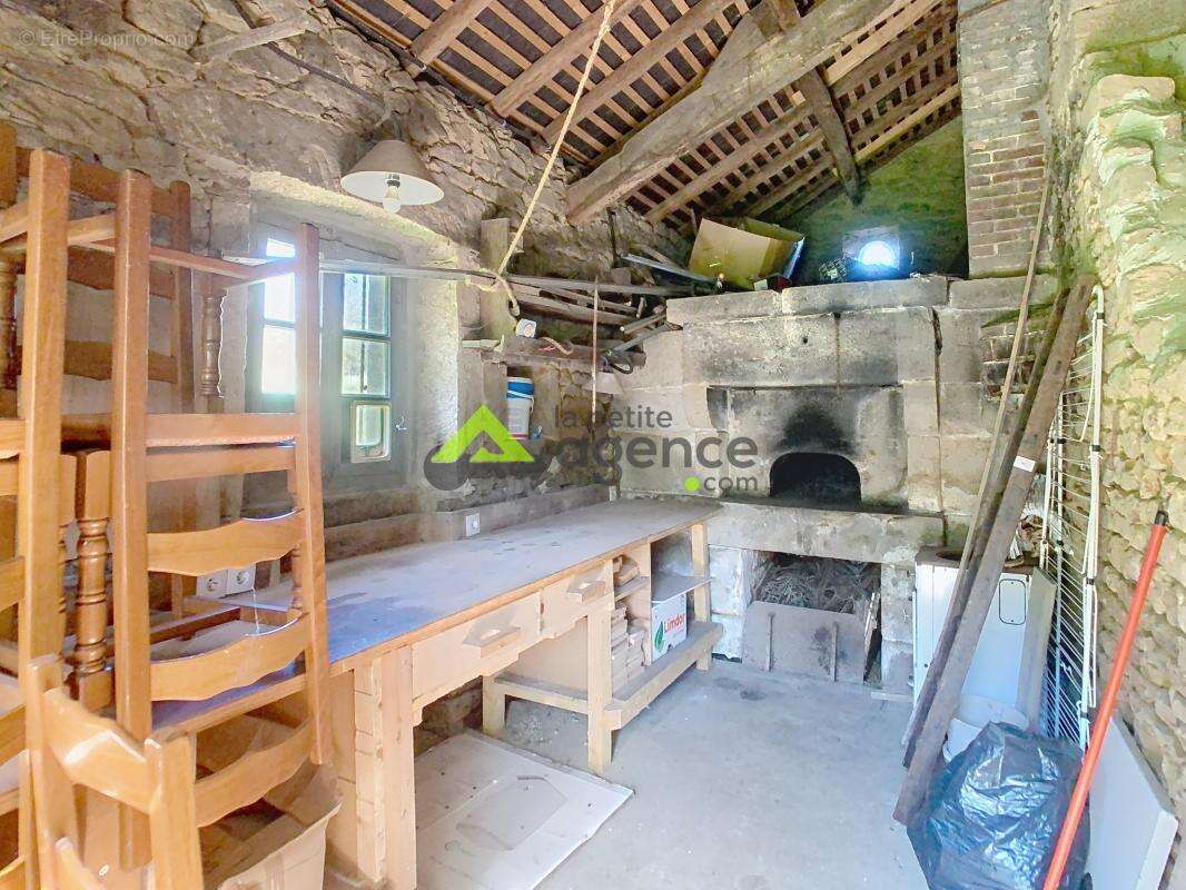 Maison à ROYERE-DE-VASSIVIERE