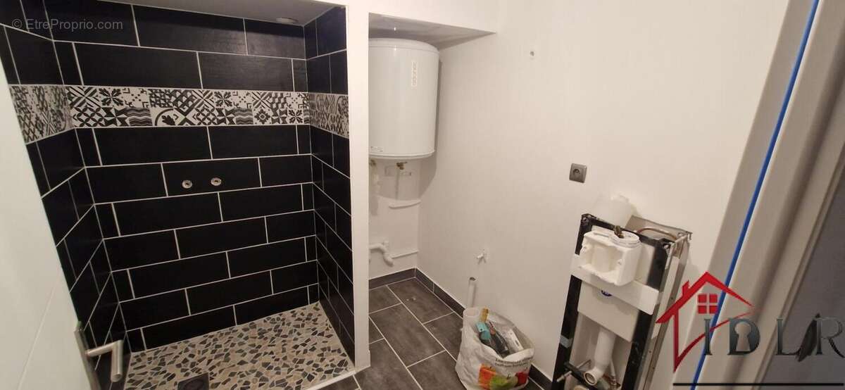 Appartement à AVANNE-AVENEY