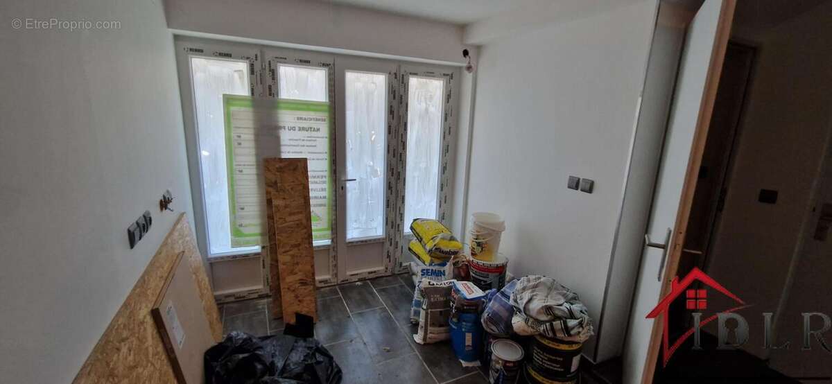 Appartement à AVANNE-AVENEY