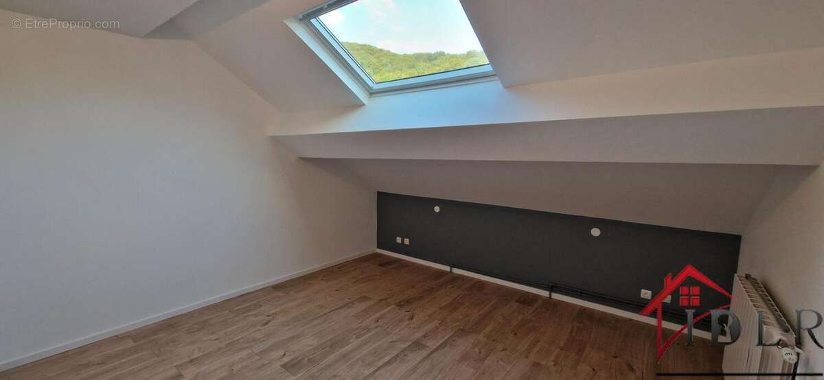 Appartement à AVANNE-AVENEY