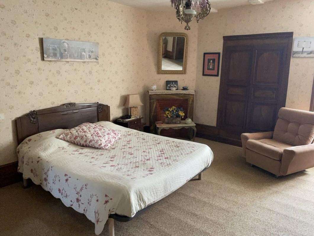 Maison à MARCILLAC-LA-CROZE