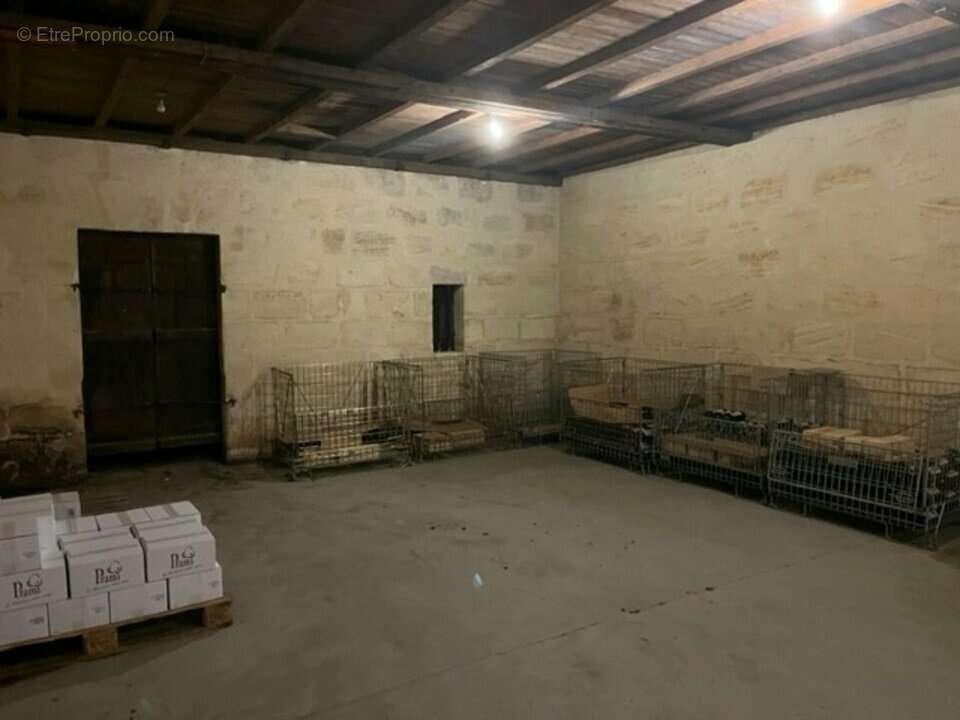 Commerce à SAINT-LOUBES