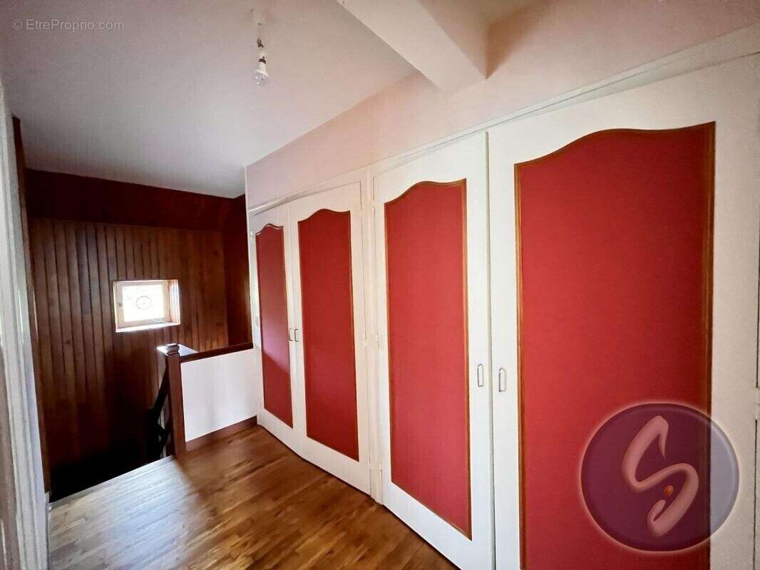 Maison à SAINT-LAURENT-SUR-OUST