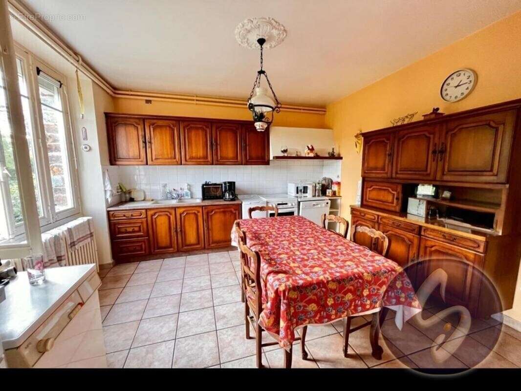 Maison à SAINT-LAURENT-SUR-OUST