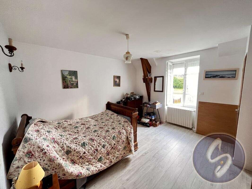 Maison à SAINT-LAURENT-SUR-OUST