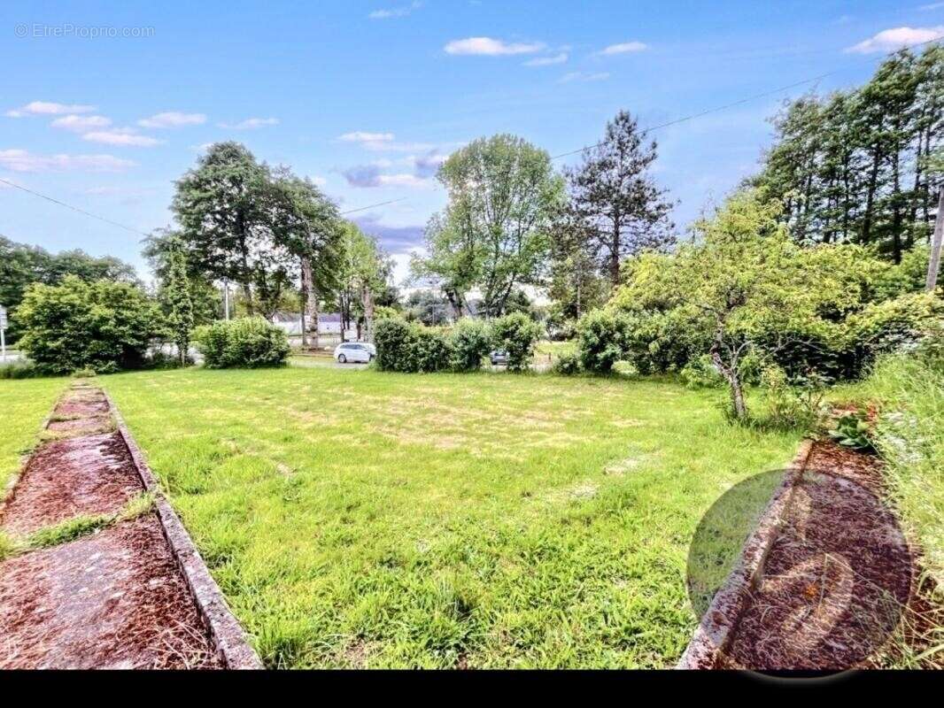 Maison à SAINT-LAURENT-SUR-OUST