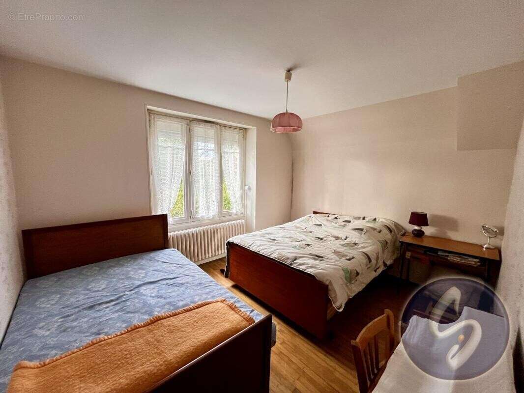 Maison à SAINT-LAURENT-SUR-OUST