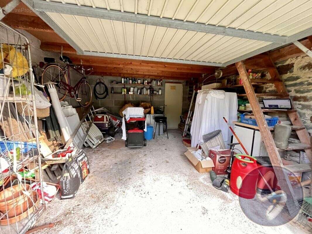 Maison à SAINT-LAURENT-SUR-OUST