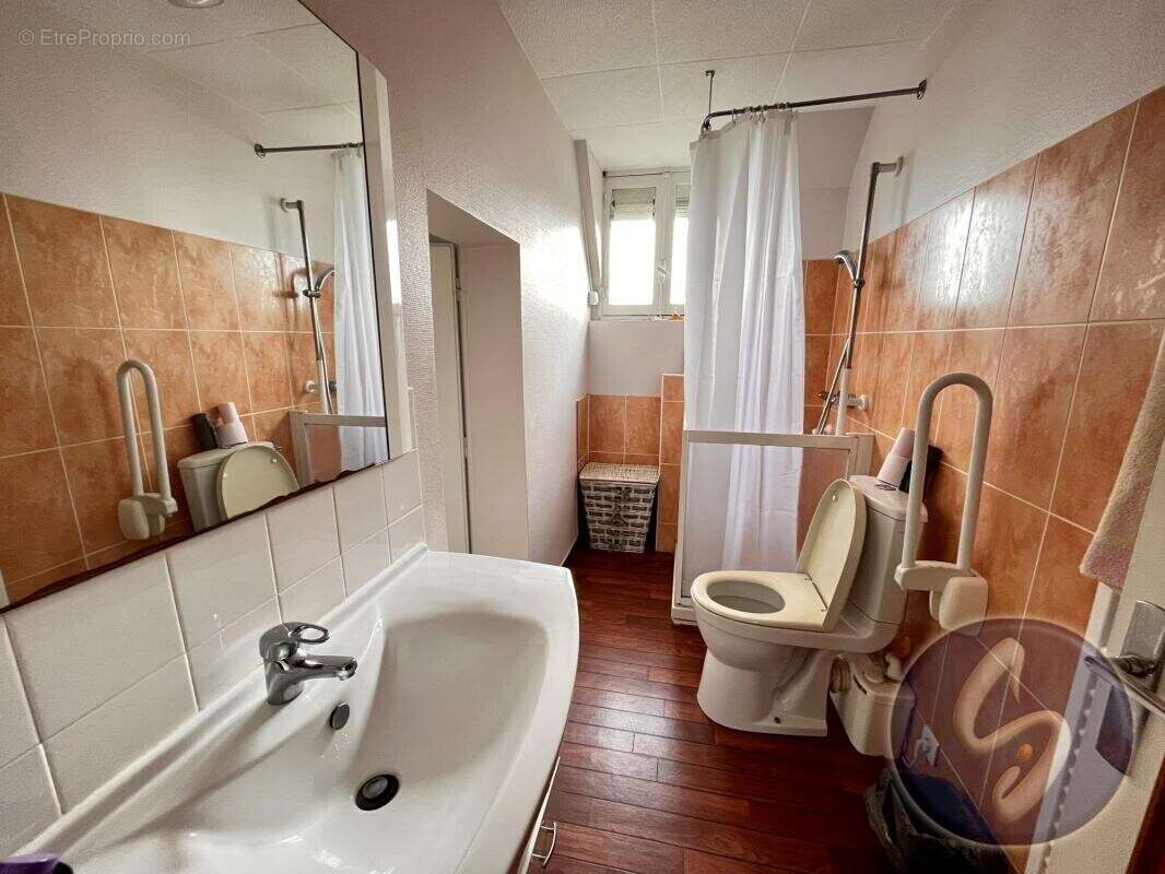 Maison à SAINT-LAURENT-SUR-OUST