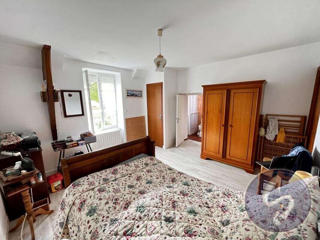 Maison à SAINT-LAURENT-SUR-OUST