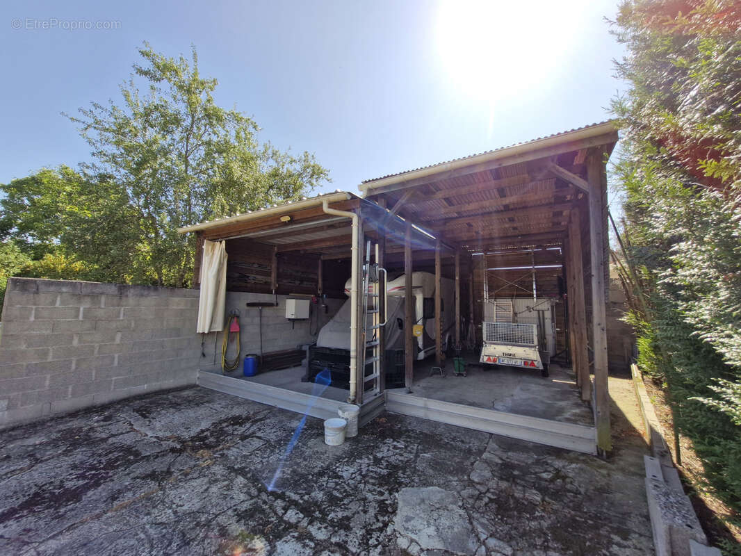 Maison à SAINT-GERVAIS-LES-TROIS-CLOCHERS