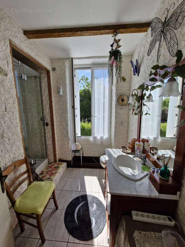 Maison à SAINT-GERVAIS-LES-TROIS-CLOCHERS