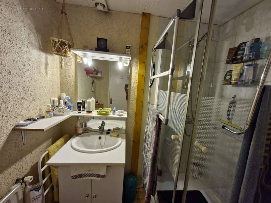 Maison à SAINT-GERVAIS-LES-TROIS-CLOCHERS