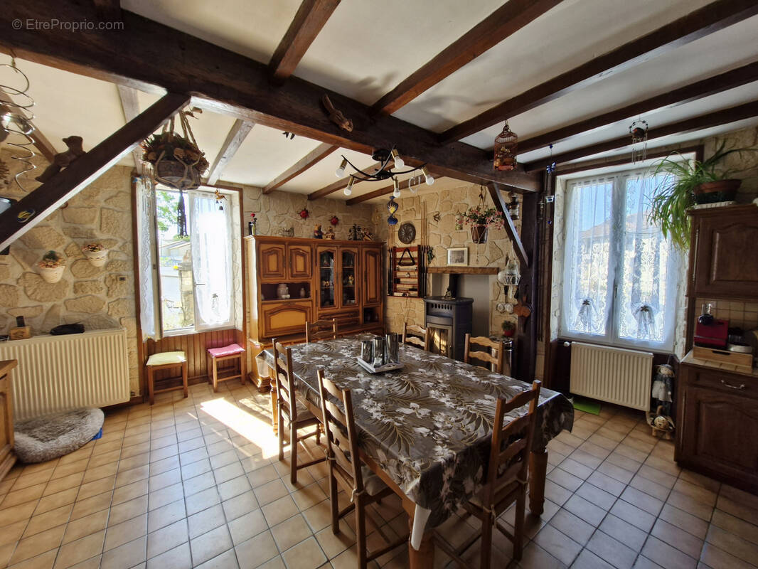 Maison à SAINT-GERVAIS-LES-TROIS-CLOCHERS