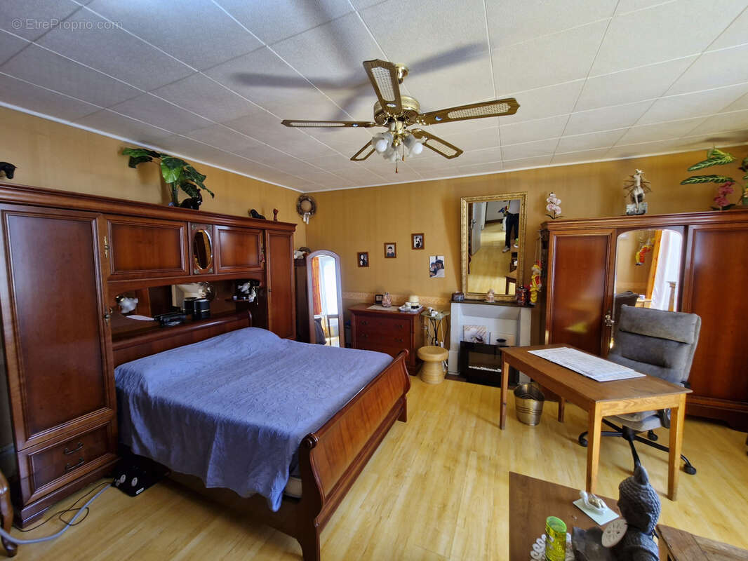 Maison à SAINT-GERVAIS-LES-TROIS-CLOCHERS