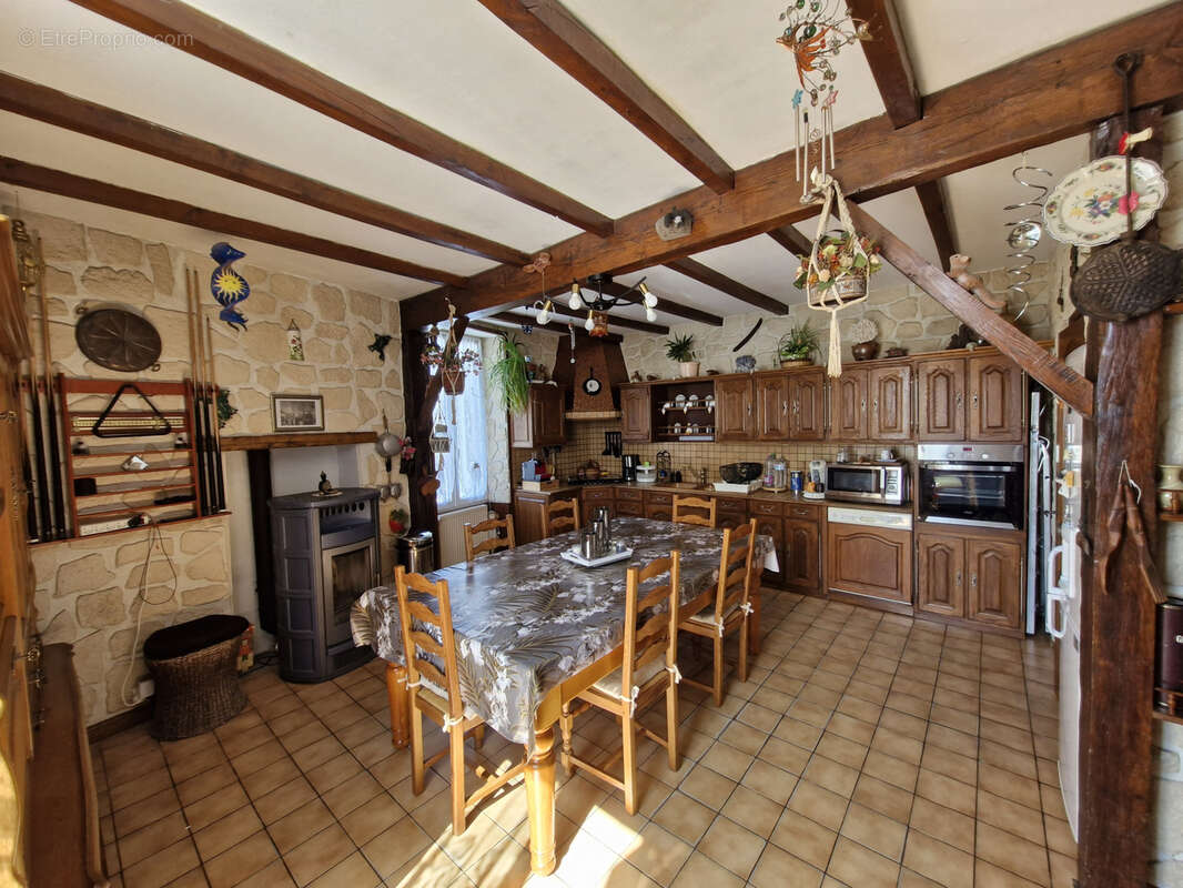 Maison à SAINT-GERVAIS-LES-TROIS-CLOCHERS